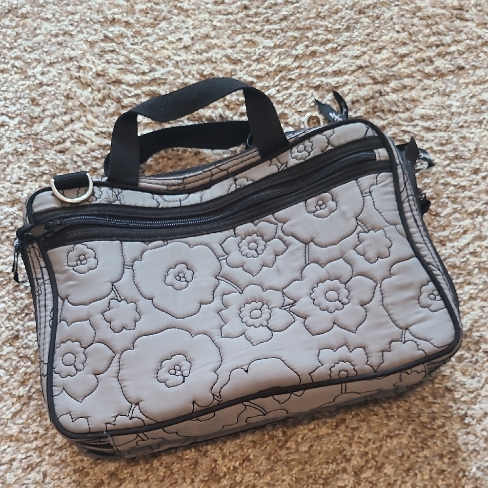 Thirty-one Quilted Floral Carry Bag in Light Gray